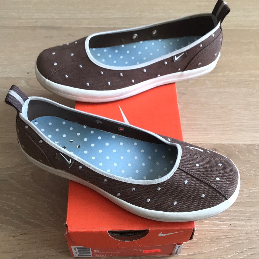 Rare Nike Capri Ballerina Flats Size 6 Vtg